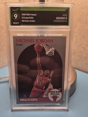 Michael Jordan 1990 Chicago Bulls Trading Card - Red